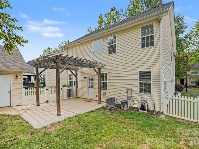 10139 Caldwell Depot Road, Cornelius, NC 28031.  MLS# CAR4398795, YatesRealty ID 43048. 