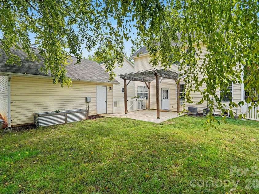 10139 Caldwell Depot Road, Cornelius, NC 28031.  MLS# CAR4398795, YatesRealty ID 43048. 