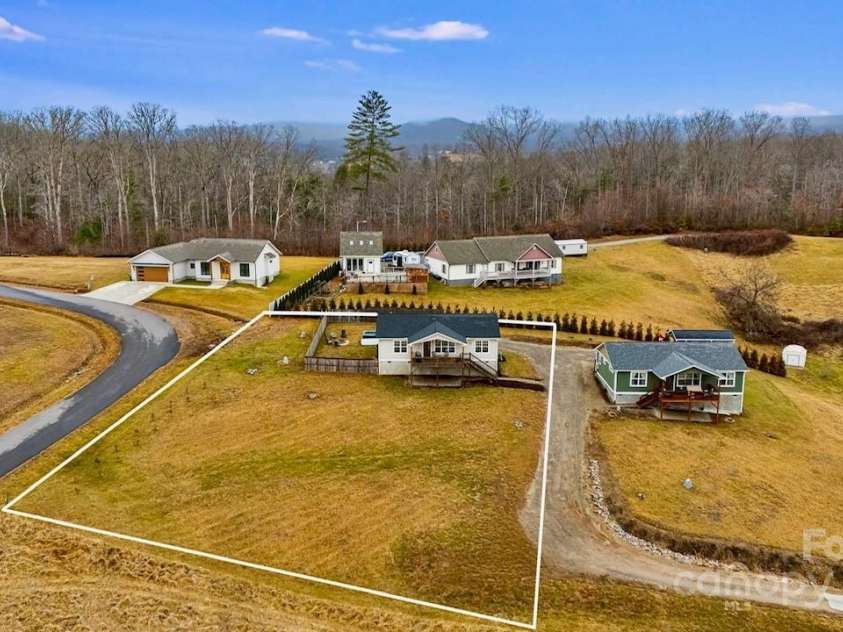 16 Mckena Hill Lane, Candler, NC 28715.  MLS# CAR4226006, YatesRealty ID 4305. 