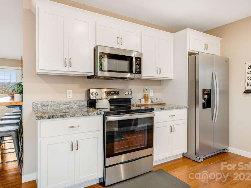 16 Mckena Hill Lane, Candler, NC 28715.  MLS# CAR4226006, YatesRealty ID 4305. 