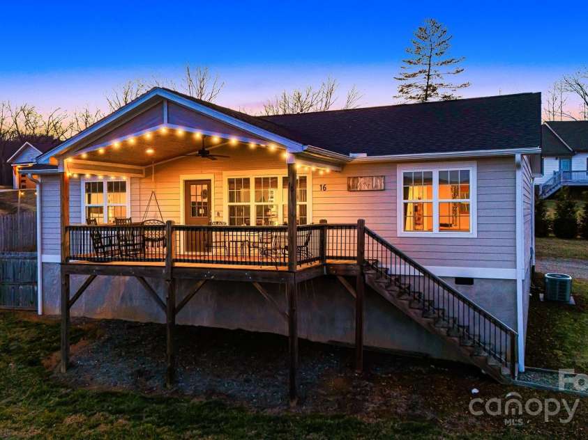 16 Mckena Hill Lane, Candler, NC 28715.  MLS# CAR4226006, YatesRealty ID 4305. 
