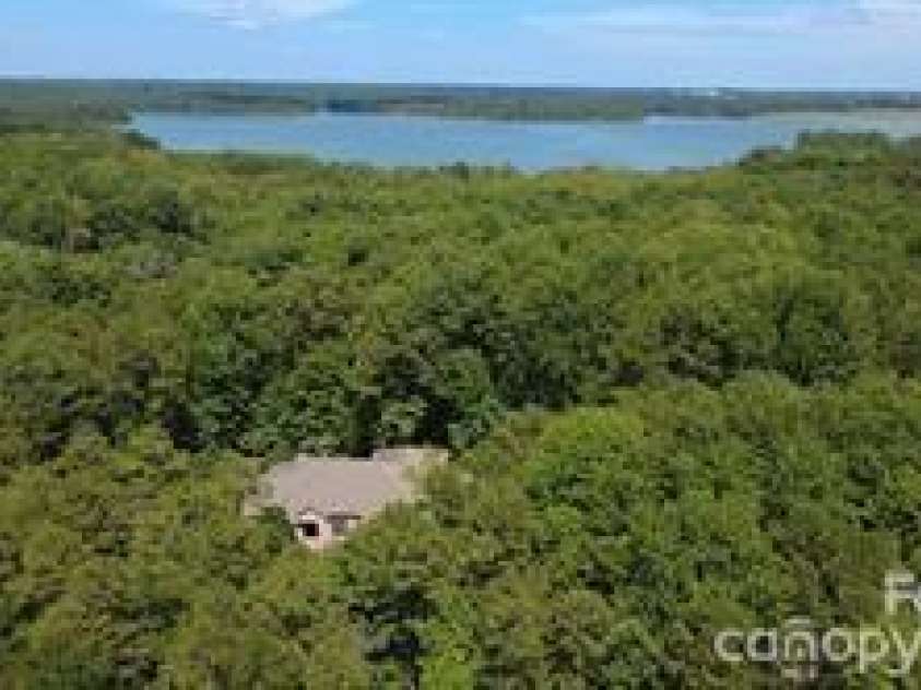 8680 Hills Dell Drive, Concord, NC 28027.  MLS# CAR4409457, YatesRealty ID 43050. 