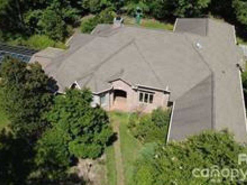 8680 Hills Dell Drive, Concord, NC 28027.  MLS# CAR4409457, YatesRealty ID 43050. 