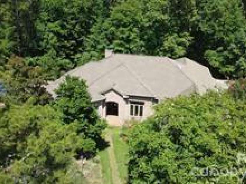 8680 Hills Dell Drive, Concord, NC 28027.  MLS# CAR4409457, YatesRealty ID 43050. 
