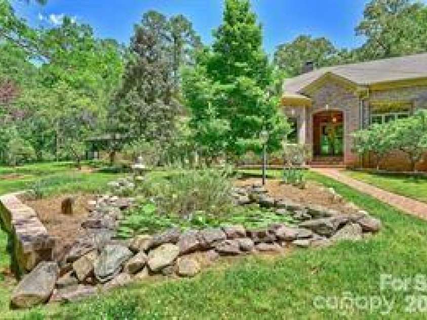 8680 Hills Dell Drive, Concord, NC 28027.  MLS# CAR4409457, YatesRealty ID 43050. 