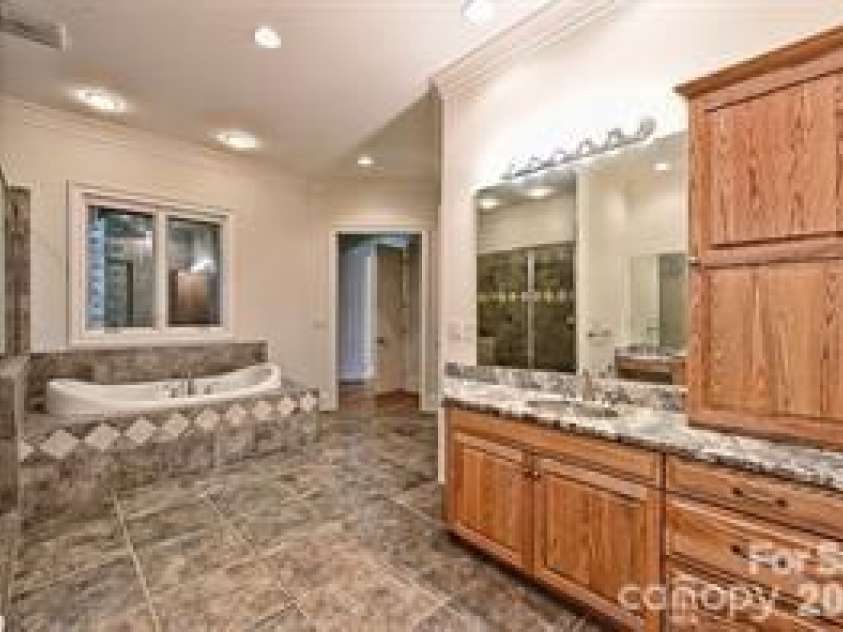 8680 Hills Dell Drive, Concord, NC 28027.  MLS# CAR4409457, YatesRealty ID 43050. 