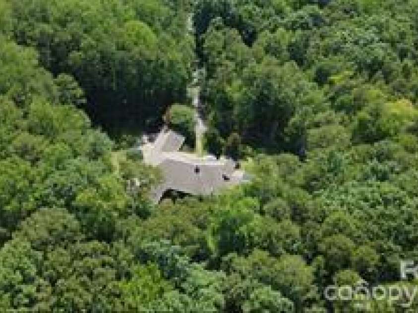 8680 Hills Dell Drive, Concord, NC 28027.  MLS# CAR4409457, YatesRealty ID 43050. 