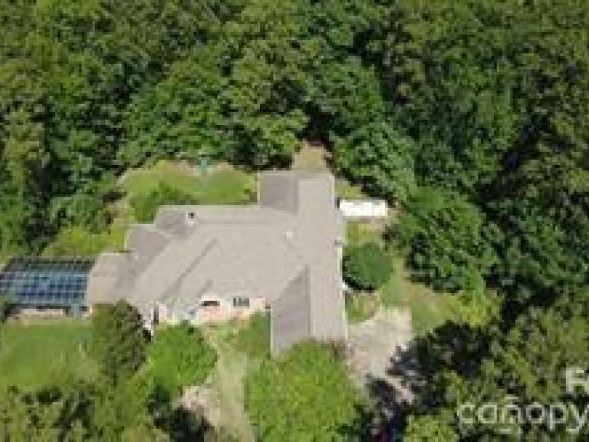 8680 Hills Dell Drive, Concord, NC 28027.  MLS# CAR4409457, YatesRealty ID 43050. 