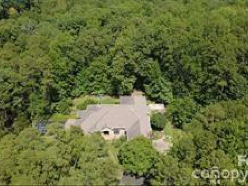 8680 Hills Dell Drive, Concord, NC 28027.  MLS# CAR4409457, YatesRealty ID 43050. 