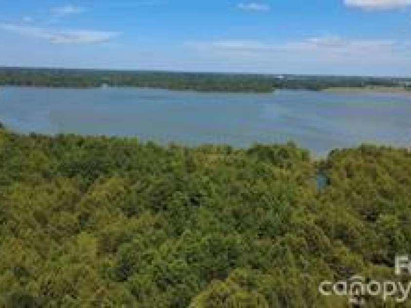 8680 Hills Dell Drive, Concord, NC 28027.  MLS# CAR4409457, YatesRealty ID 43050. 