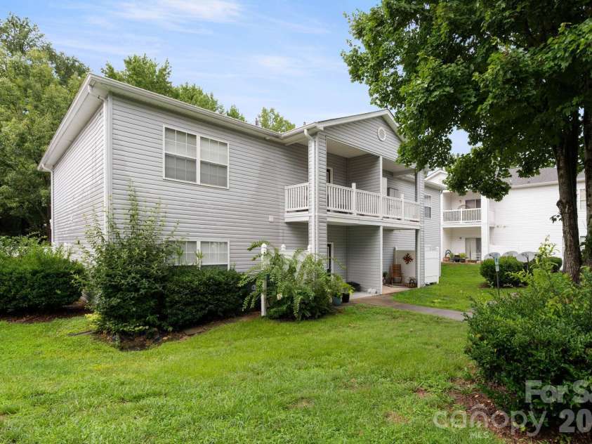 21622 Aftonshire Drive, Cornelius, NC 28031.  MLS# CAR4410246, YatesRealty ID 43052. 