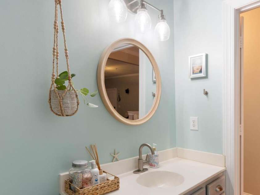 21622 Aftonshire Drive, Cornelius, NC 28031.  MLS# CAR4410246, YatesRealty ID 43052. Bathroom
