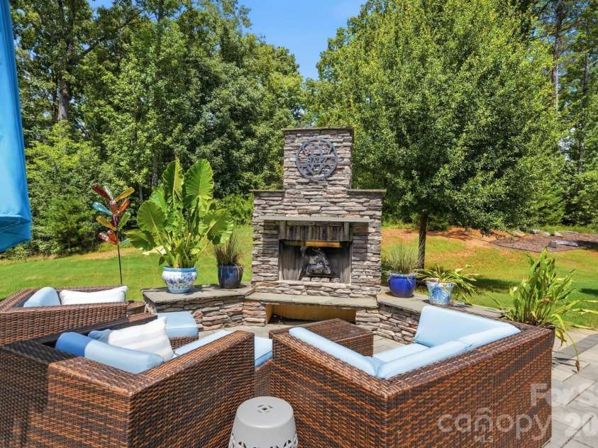 561 Sandbar Point, Clover, SC 29710.  MLS# CAR4412646, YatesRealty ID 43053. 
