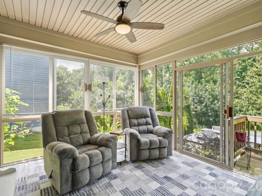 561 Sandbar Point, Clover, SC 29710.  MLS# CAR4412646, YatesRealty ID 43053. Sunroom
