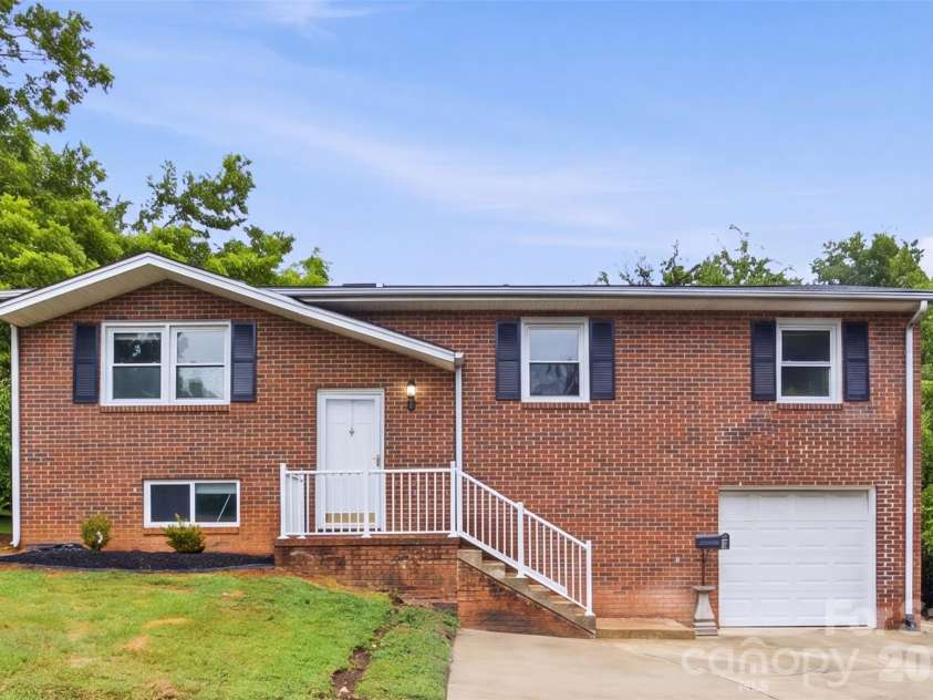 601 Groves Street, Kings Mountain, NC 28086.  MLS# CAR4407825, YatesRealty ID 43055. 