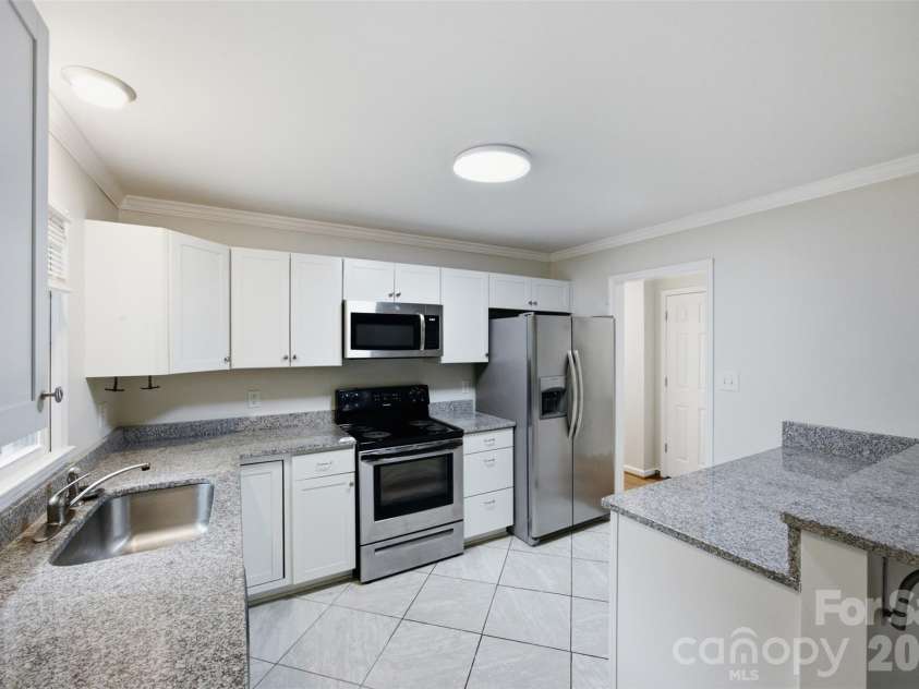 601 Groves Street, Kings Mountain, NC 28086.  MLS# CAR4407825, YatesRealty ID 43055. 