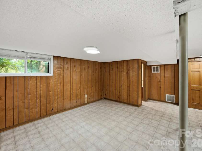 601 Groves Street, Kings Mountain, NC 28086.  MLS# CAR4407825, YatesRealty ID 43055. 