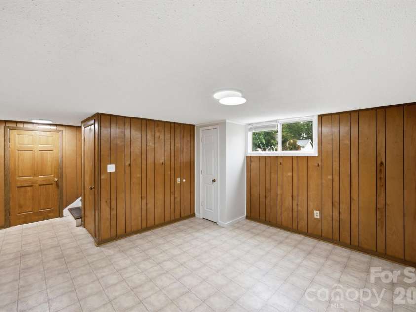 601 Groves Street, Kings Mountain, NC 28086.  MLS# CAR4407825, YatesRealty ID 43055. 