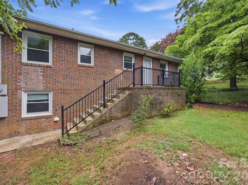 601 Groves Street, Kings Mountain, NC 28086.  MLS# CAR4407825, YatesRealty ID 43055. 