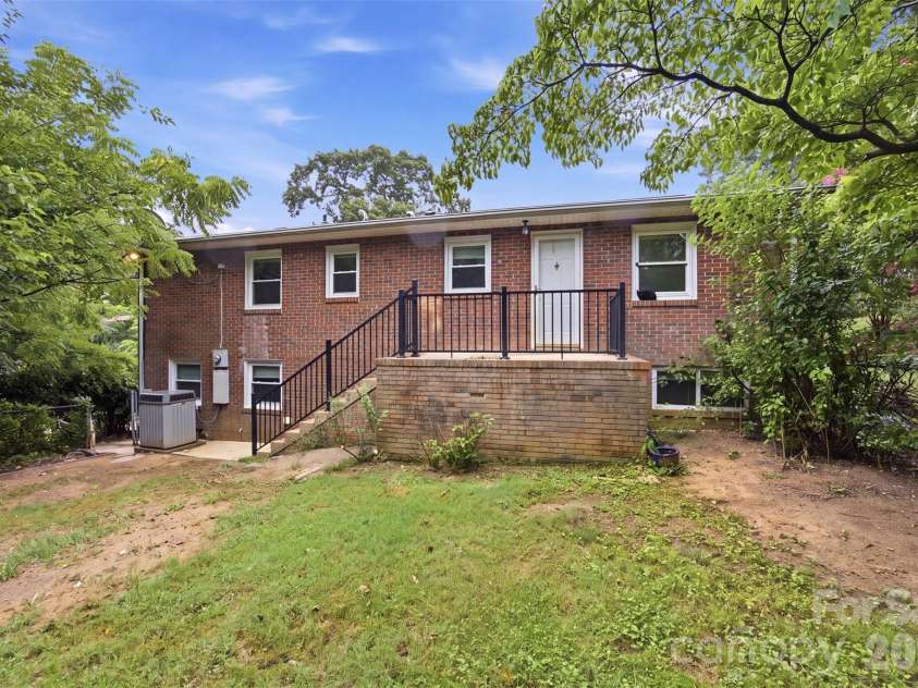 601 Groves Street, Kings Mountain, NC 28086.  MLS# CAR4407825, YatesRealty ID 43055. 