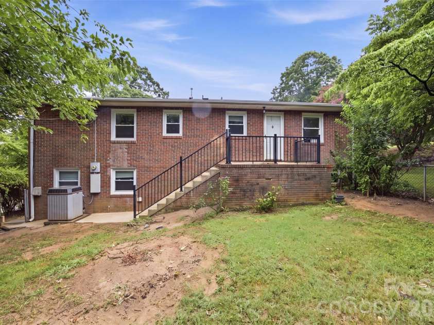 601 Groves Street, Kings Mountain, NC 28086.  MLS# CAR4407825, YatesRealty ID 43055. 