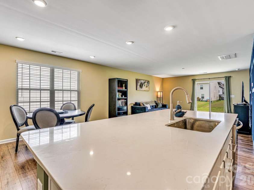 2913 Legacy Ridge Lane, Catawba, NC 28609.  MLS# CAR4412209, YatesRealty ID 43056. 