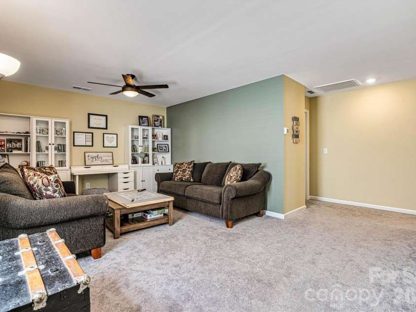 2913 Legacy Ridge Lane, Catawba, NC 28609.  MLS# CAR4412209, YatesRealty ID 43056. Flex Room