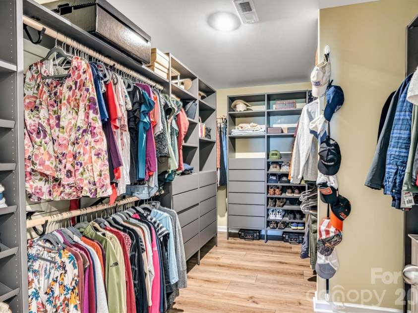 2913 Legacy Ridge Lane, Catawba, NC 28609.  MLS# CAR4412209, YatesRealty ID 43056. Primary closet