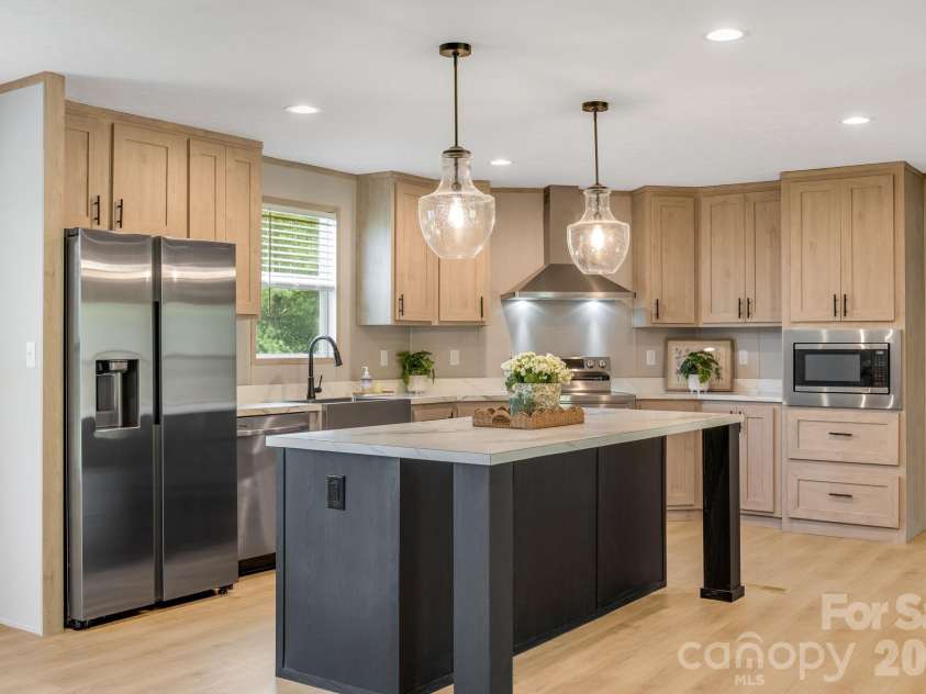817 Jupiter Road, Weaverville, NC 28787.  MLS# CAR4381819, YatesRealty ID 43057. 