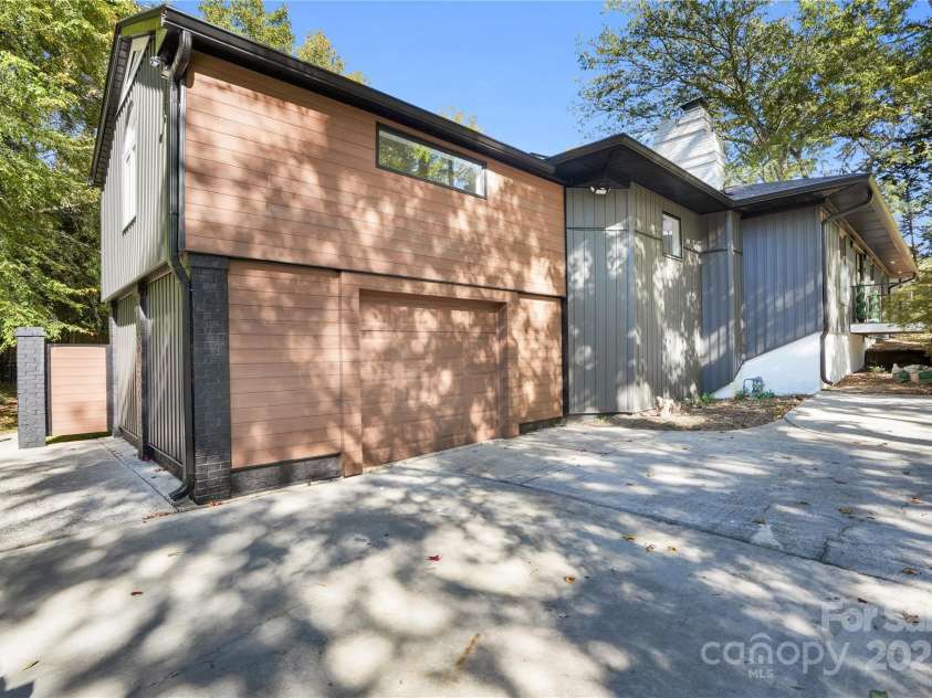 3301 Archdale Drive, Charlotte, NC 28210.  MLS# CAR4328724, YatesRealty ID 4306. 