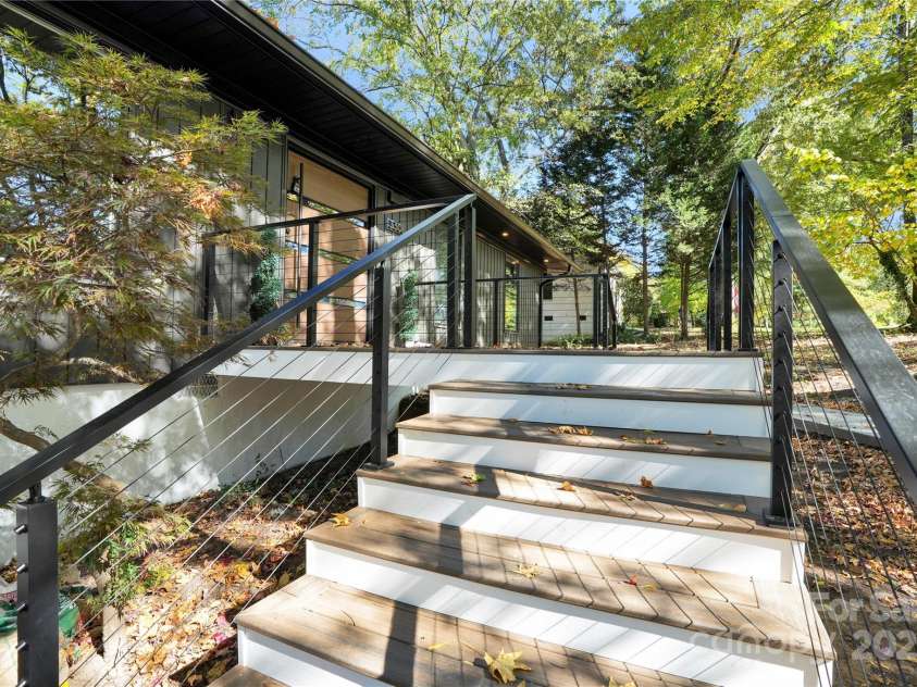 3301 Archdale Drive, Charlotte, NC 28210.  MLS# CAR4328724, YatesRealty ID 4306. 