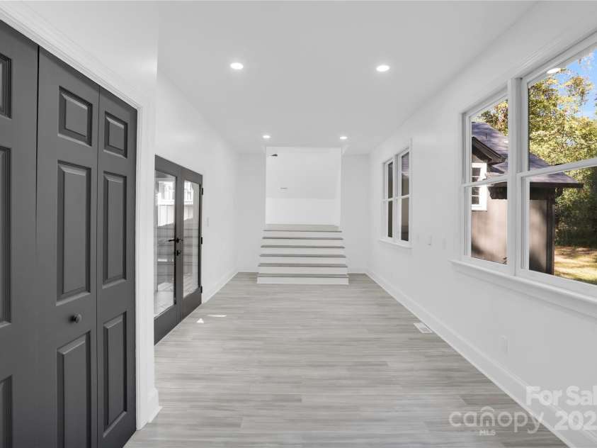3301 Archdale Drive, Charlotte, NC 28210.  MLS# CAR4328724, YatesRealty ID 4306. 
