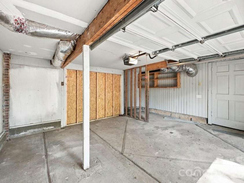 3301 Archdale Drive, Charlotte, NC 28210.  MLS# CAR4429085, YatesRealty ID 4306. Attached workshop