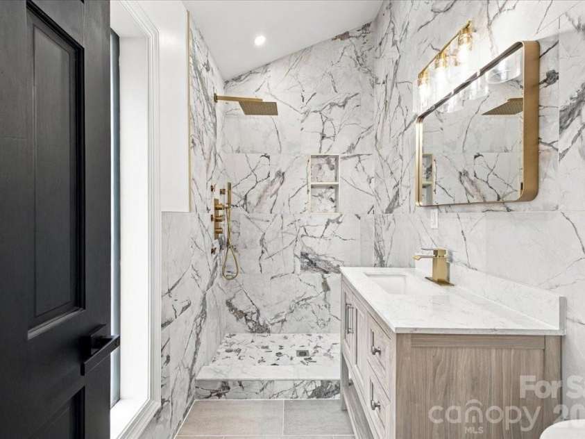 3301 Archdale Drive, Charlotte, NC 28210.  MLS# CAR4429085, YatesRealty ID 4306. Bathroom 2 located inside bedroom 2