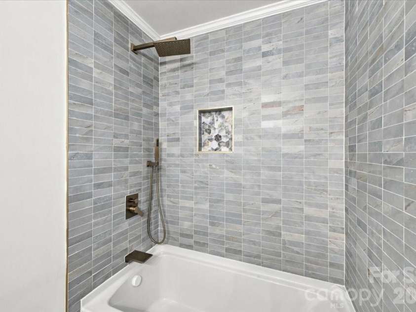 3301 Archdale Drive, Charlotte, NC 28210.  MLS# CAR4429085, YatesRealty ID 4306. Bathroom 3