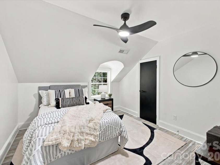 3301 Archdale Drive, Charlotte, NC 28210.  MLS# CAR4429085, YatesRealty ID 4306. Favorite Guest En-suite