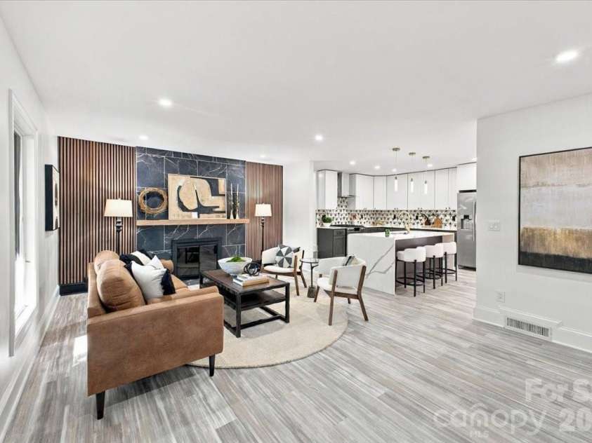 3301 Archdale Drive, Charlotte, NC 28210.  MLS# CAR4429085, YatesRealty ID 4306. Living Room