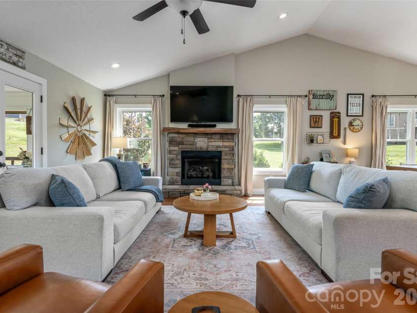11 Ibbie Roberts Road, Alexander, NC 28701.  MLS# CAR4396356, YatesRealty ID 43060. 