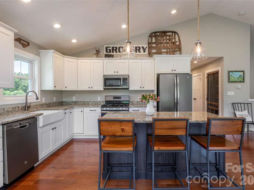 11 Ibbie Roberts Road, Alexander, NC 28701.  MLS# CAR4396356, YatesRealty ID 43060. 