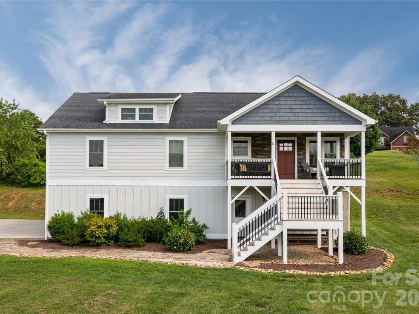 11 Ibbie Roberts Road, Alexander, NC 28701.  MLS# CAR4396356, YatesRealty ID 43060. 