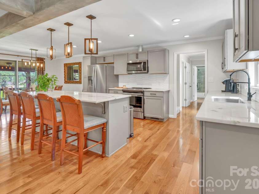 170 Bull Creek Road, Mars Hill, NC 28754.  MLS# CAR4410836, YatesRealty ID 43062. 