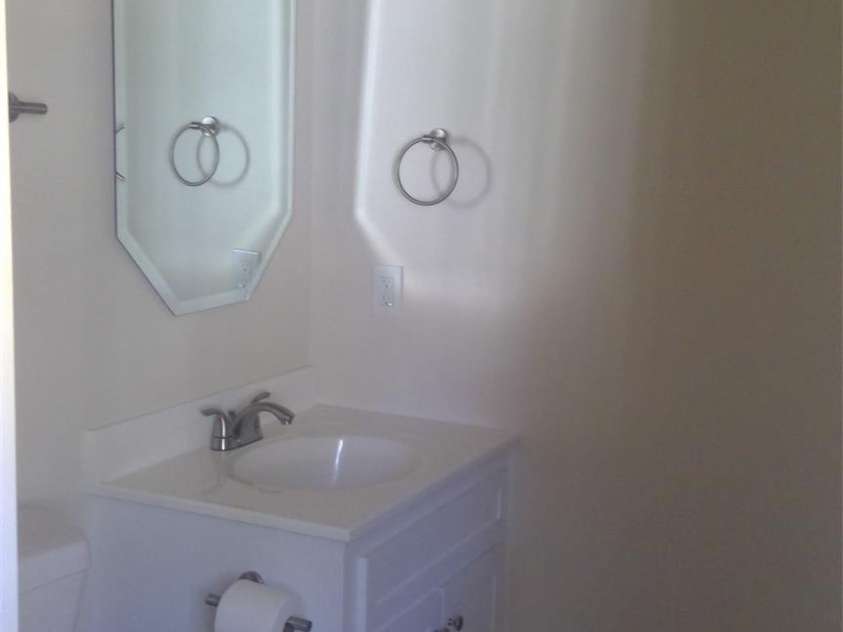 5909 Maple Street, Charlotte, NC 28269.  MLS# CAR4314238, YatesRealty ID 43063. Halh Bath