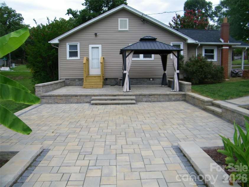 517 Rowan Mills Road, Salisbury, NC 28147.  MLS# CAR4406394, YatesRealty ID 43064. 