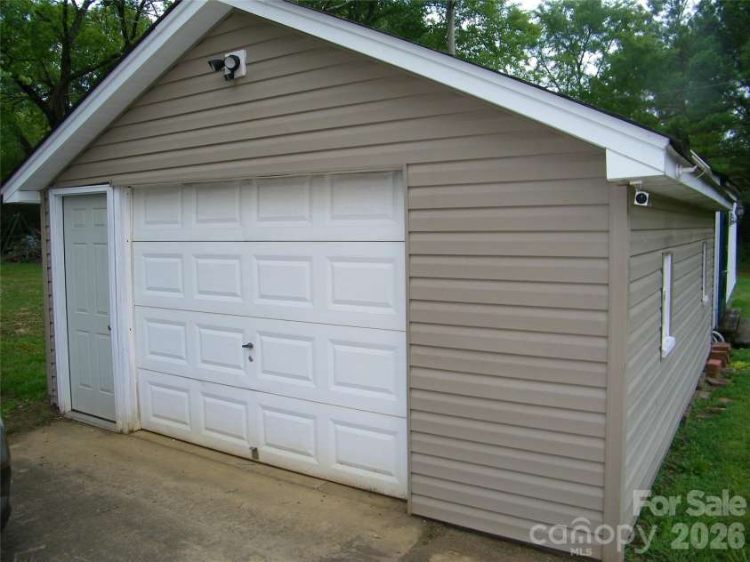 517 Rowan Mills Road, Salisbury, NC 28147.  MLS# CAR4406394, YatesRealty ID 43064. 