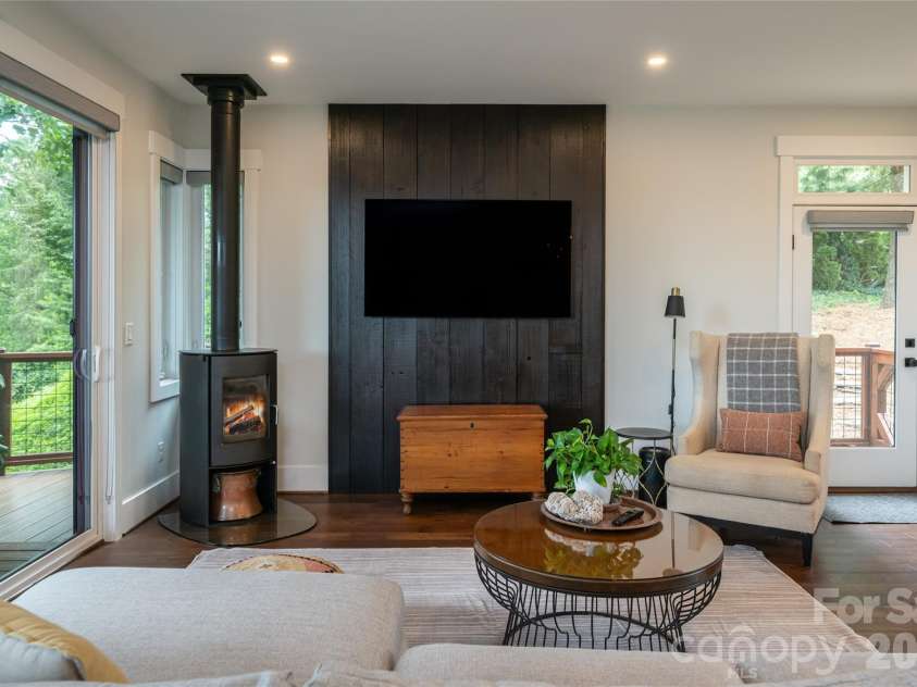 322 Windswept Drive, Asheville, NC 28801.  MLS# CAR4408960, YatesRealty ID 43065. 