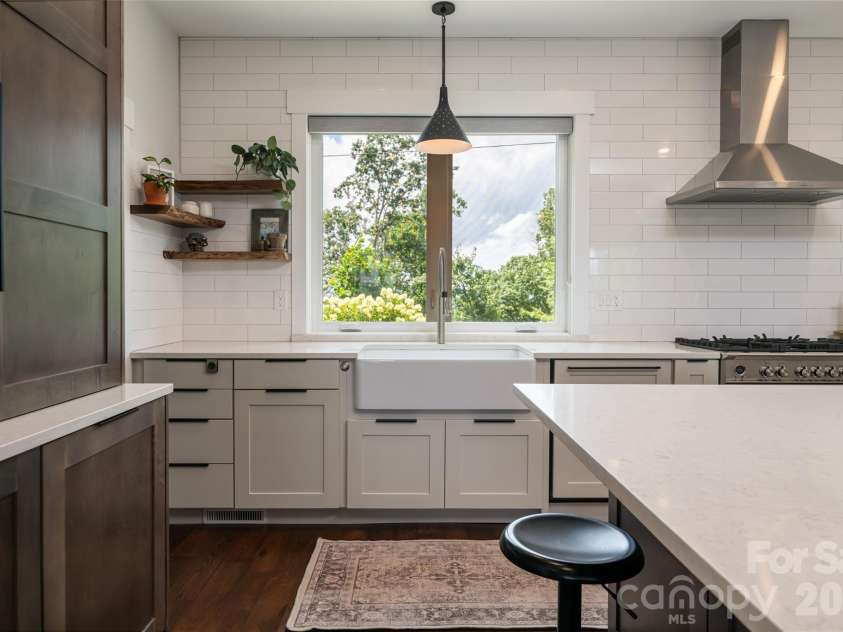 322 Windswept Drive, Asheville, NC 28801.  MLS# CAR4408960, YatesRealty ID 43065. 