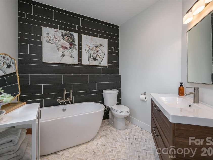 322 Windswept Drive, Asheville, NC 28801.  MLS# CAR4408960, YatesRealty ID 43065. 