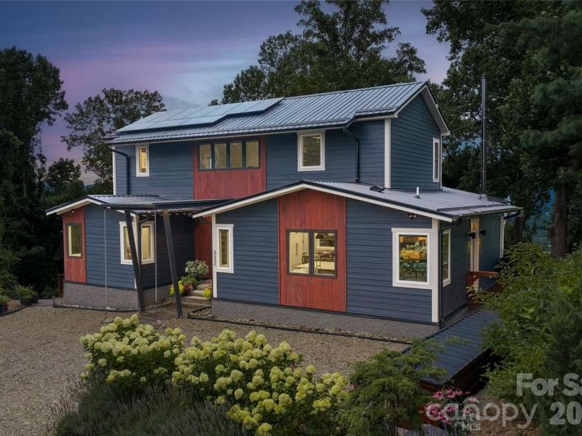 322 Windswept Drive, Asheville, NC 28801.  MLS# CAR4408960, YatesRealty ID 43065. 