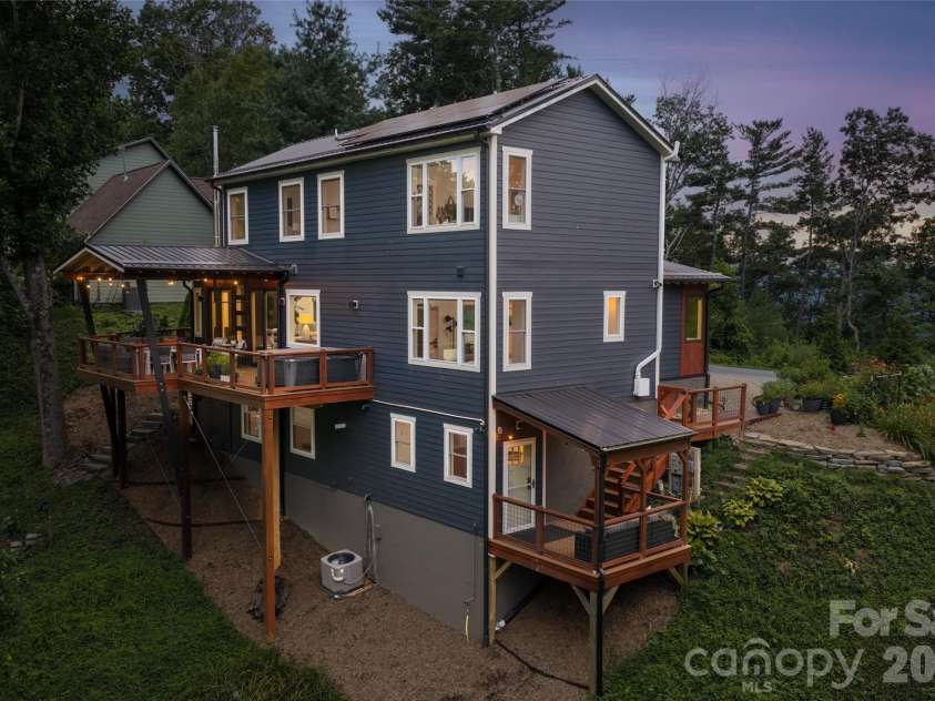 322 Windswept Drive, Asheville, NC 28801.  MLS# CAR4408960, YatesRealty ID 43065. 