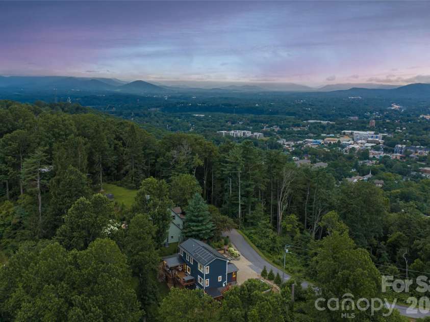 322 Windswept Drive, Asheville, NC 28801.  MLS# CAR4408960, YatesRealty ID 43065. 